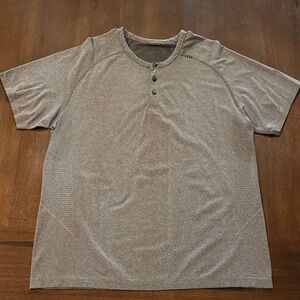 lululemon Metal Vent Tech Men's Gray Henley Shirt